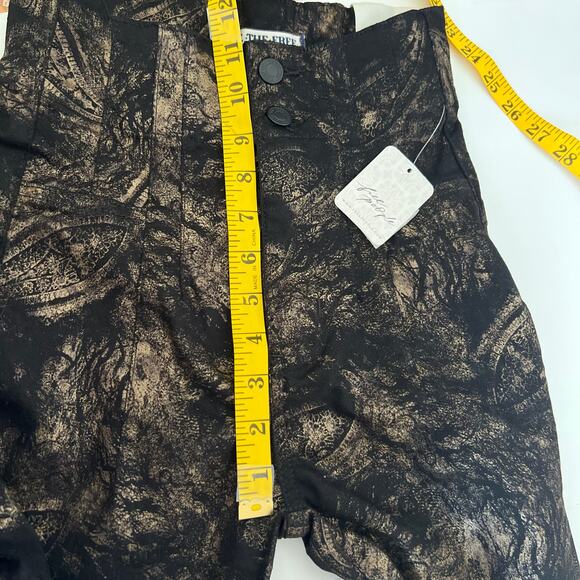 Free People We The Free Jayde Metallic Printed Flare Jeans In Black Tie Size 25 - Picture 6 of 10